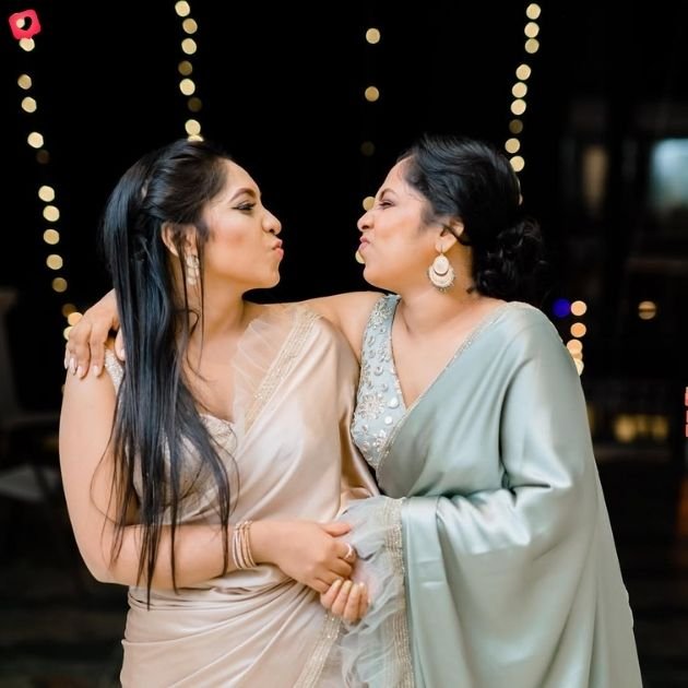 sister-wedding-captions-that-capture-the-moment Sister Wedding Captions That Capture the Moment