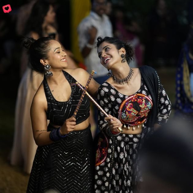 traditional-dandiya-night-captions Traditional Dandiya Night Captions
